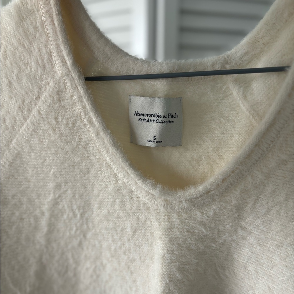 Abercrombie & Fitch Cream Sweater